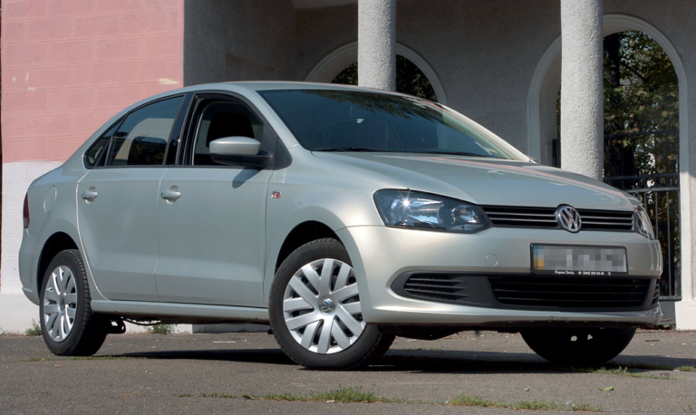 Белый volkswagen polo фото