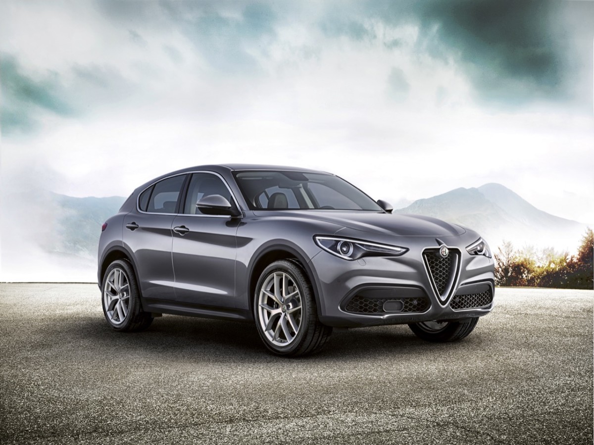 Кроссовер Alfa Romeo Stelvio 2017 получил европейские ценники