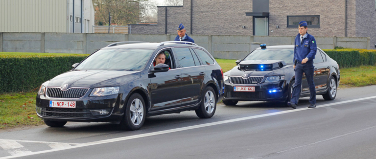 Шкода суперб полиция