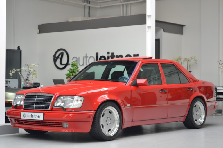 W124 фото под капотом