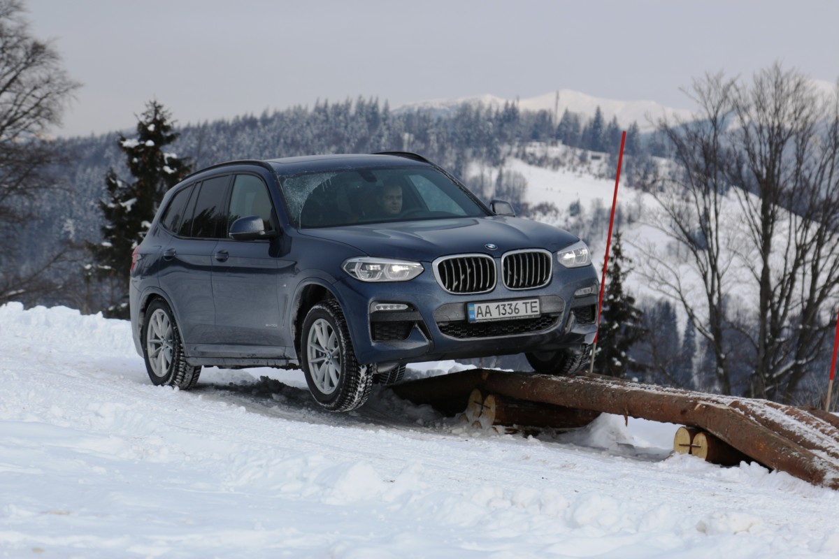 Новый BMW X3 продемонстрировал внедорожные способностив Карпатах