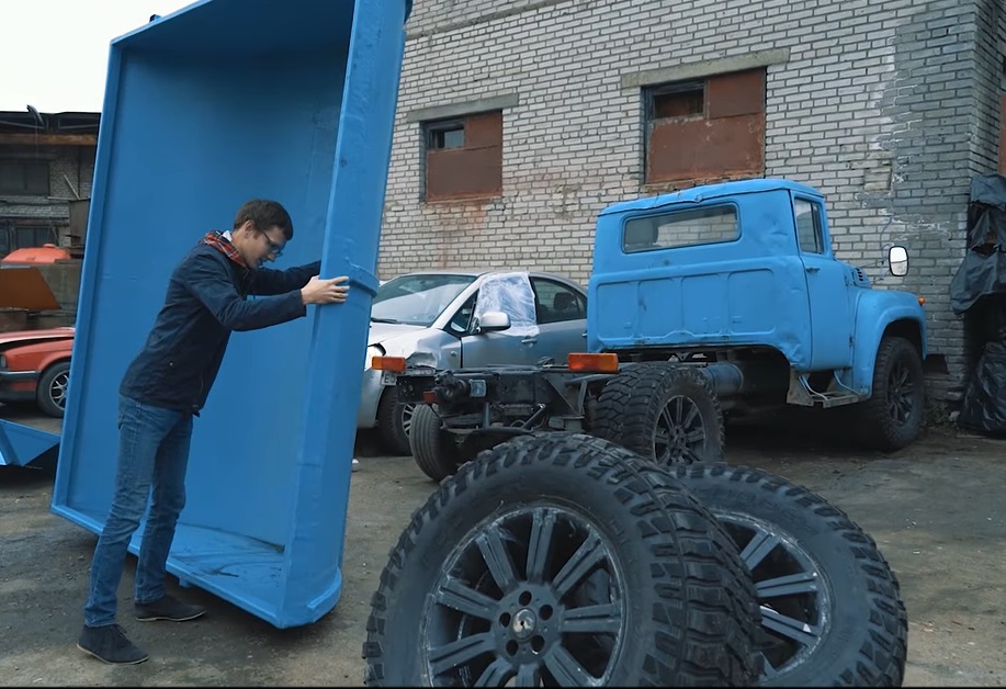 Увлекательный 30-минутный фильм про испытания грузовиков ГАЗ-52, ГАЗ-53 и ЗИЛ-130