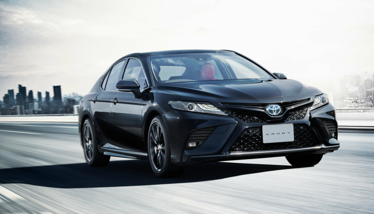 В честь 40-летия Тоёта Camry получила спецверсию Black Editions