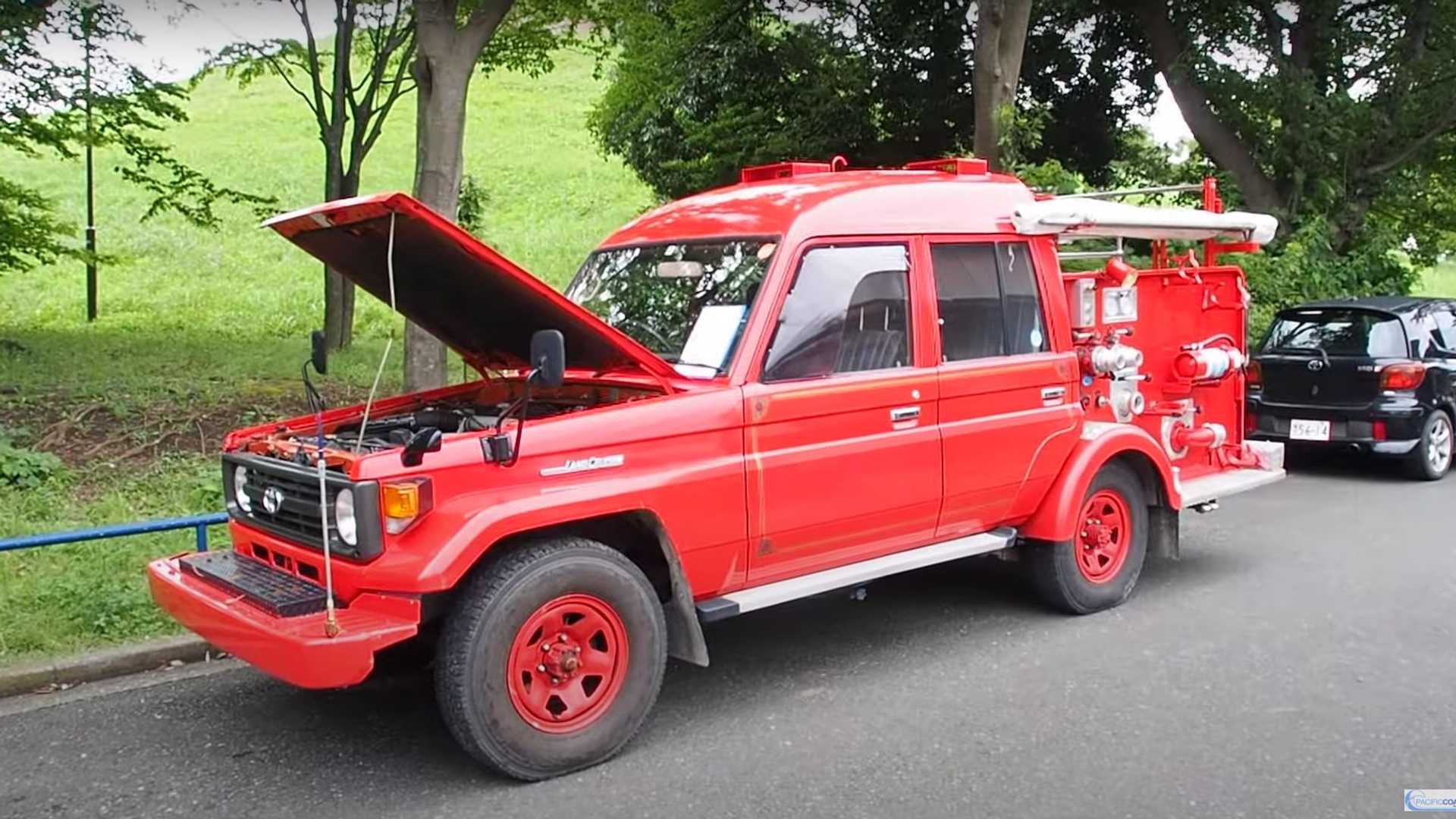 Toyota Land Cruiser Tried On The Most Unusual Role video Cars And Coffe