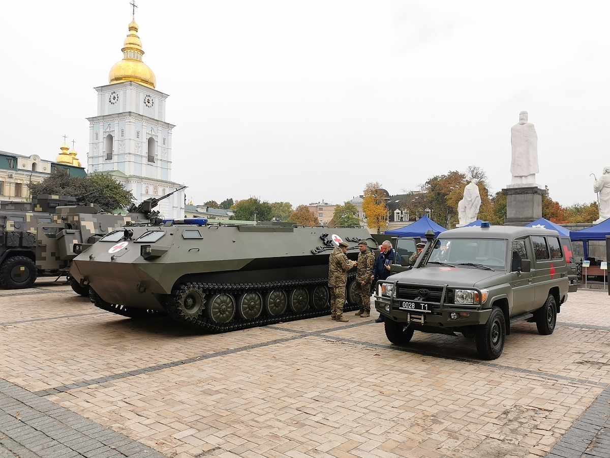 Какие санитарные транспортные средства показали ко Дню защитников и  защитниц (видео) – Автоцентр.ua