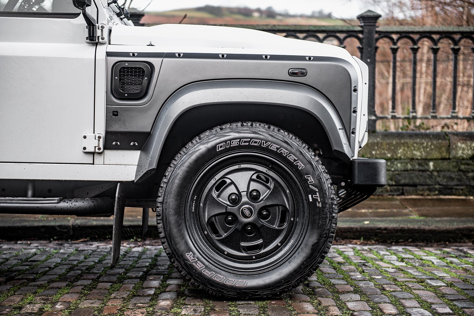 Классический Land Rover Defender получил невероятный тюнинг от Chelsea  Truck Company (фото) – Автоцентр.ua