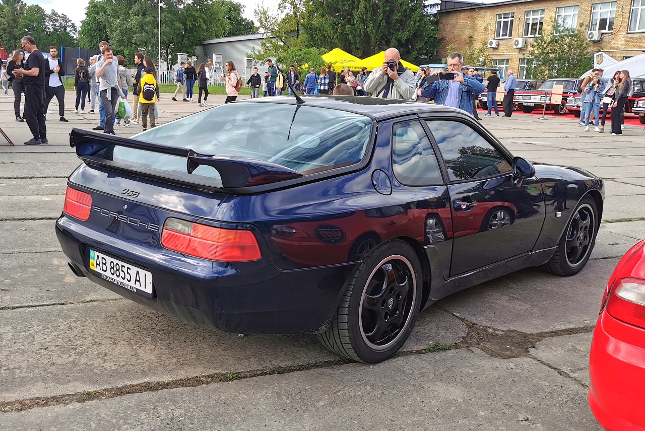 В Украине можно встретить редкий Porsche 968 | Ukr.live