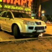 У Києві помітили американський SUV з пластмасовим кузовом