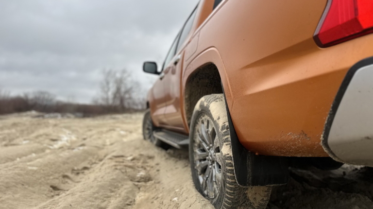 Зимовий тест Mitsubishi L200: нова зовнішність та нові можливості