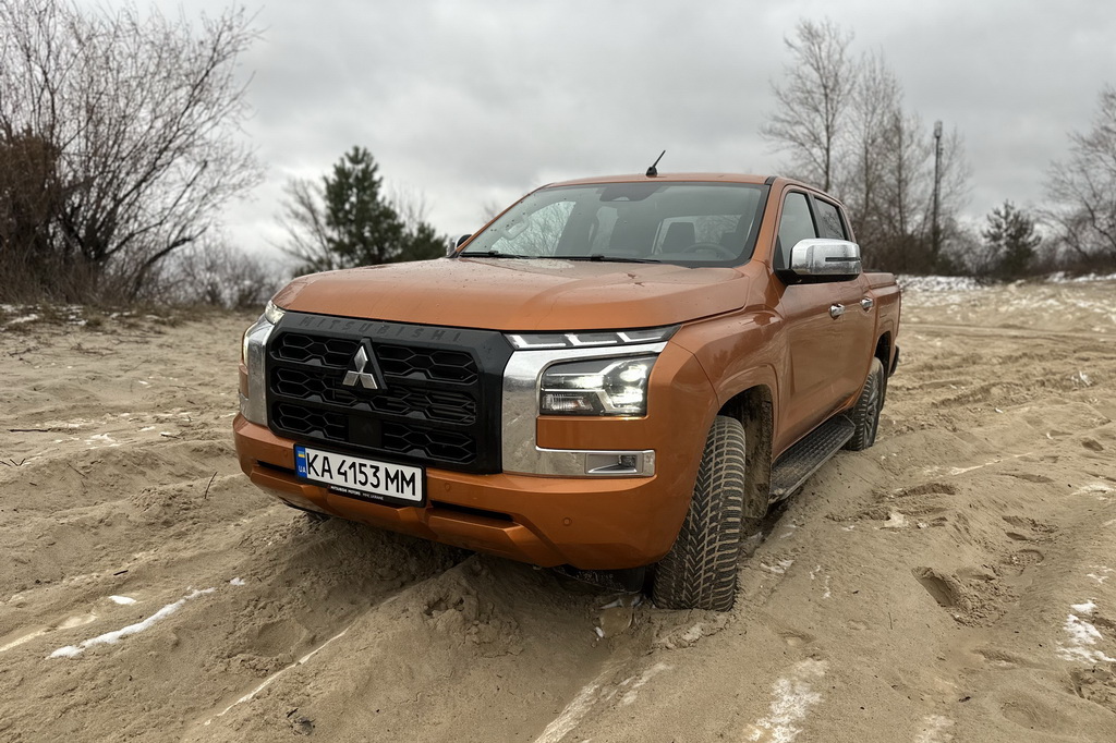 Зимовий тест Mitsubishi L200: нова зовнішність та нові можливості