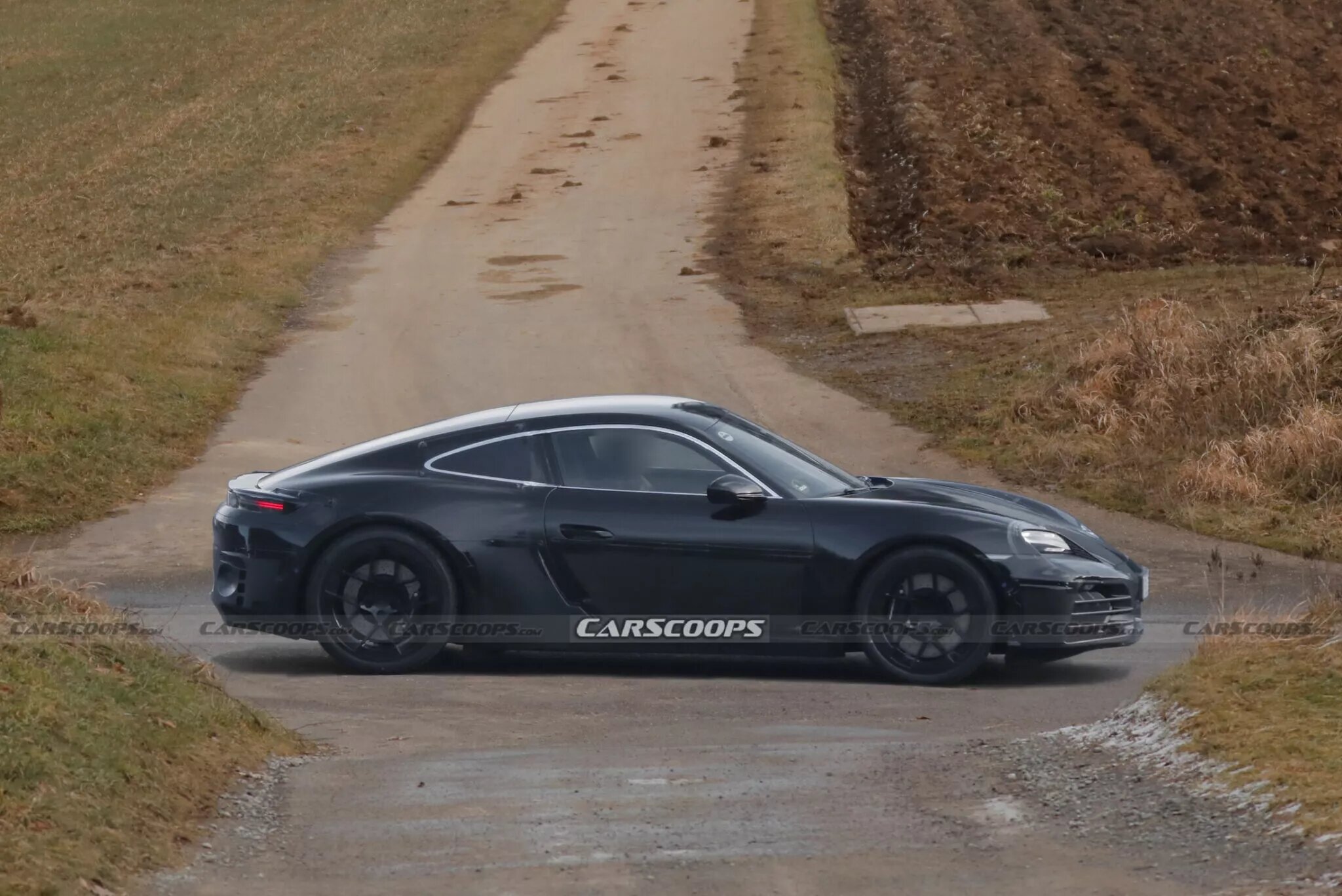 Porsche тестує електричний 718 Cayman Electric