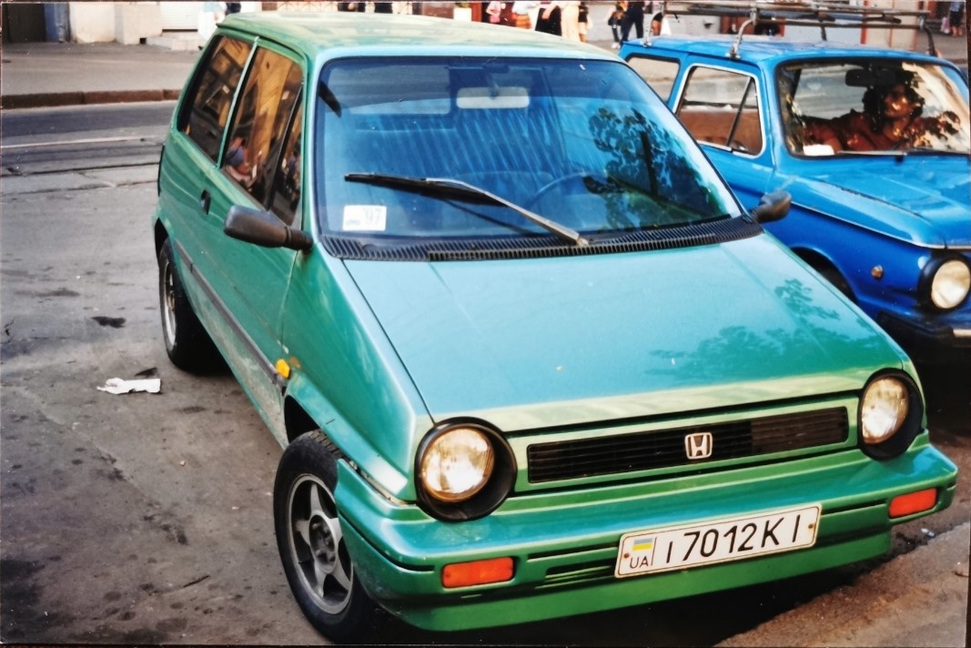 У Києві помічено раритетний хетчбек Honda City Turbo