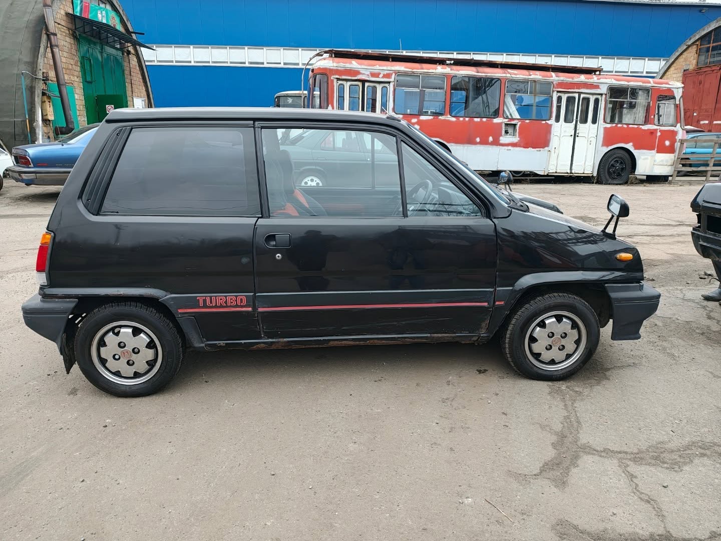 У Києві помічено раритетний хетчбек Honda City Turbo