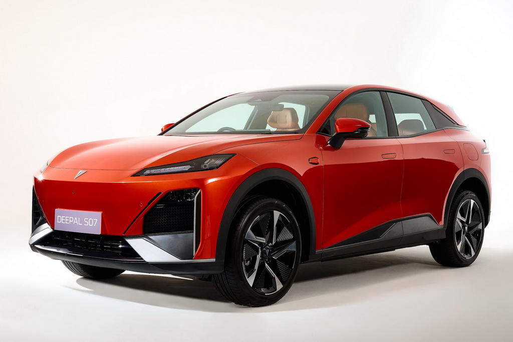 Mazda готує новий гібридний SUV EZ-60