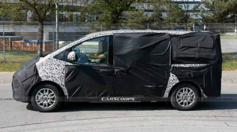 Hyundai вивів на тести електричну версію мінівена Staria (фото)