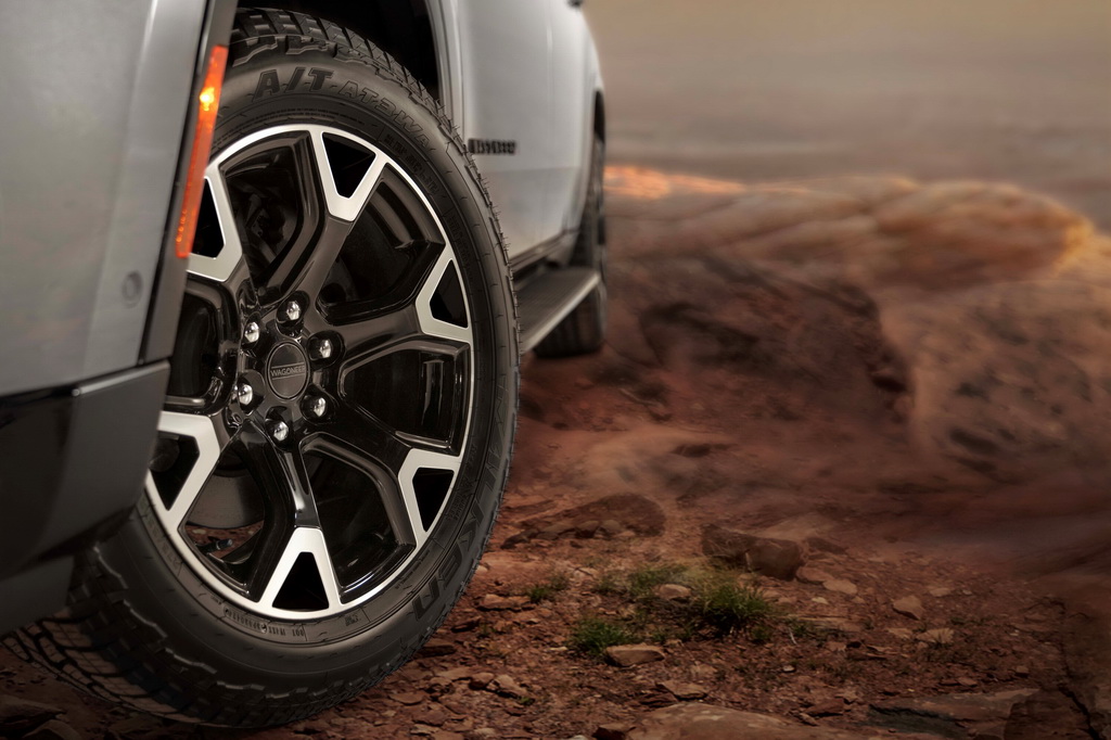 Jeep презентував нову версію Wagoneer Overland