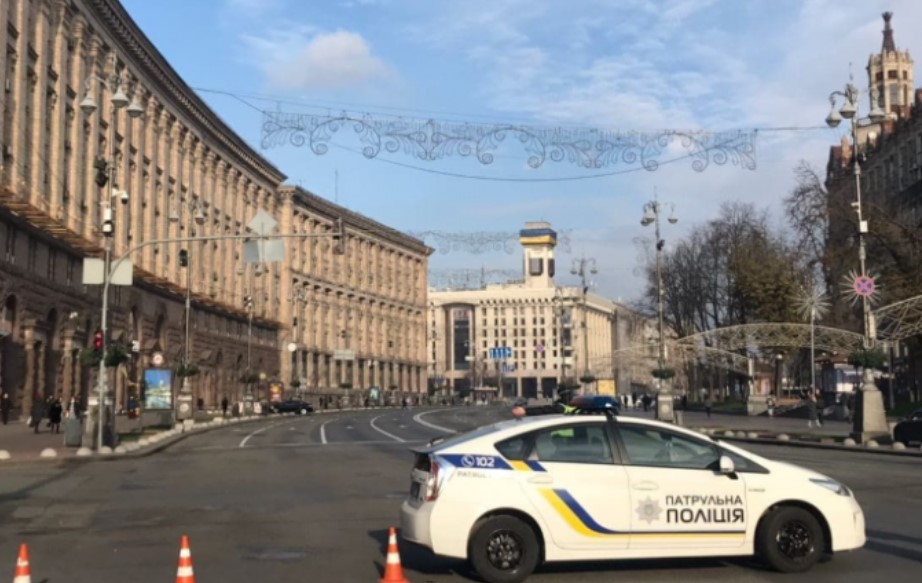 На Хрещатику тимчасово обмежуватимуть рух транспорту