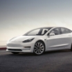 Tesla випустить спрощену версію Model 3 на тлі падіння попиту на електрокари
